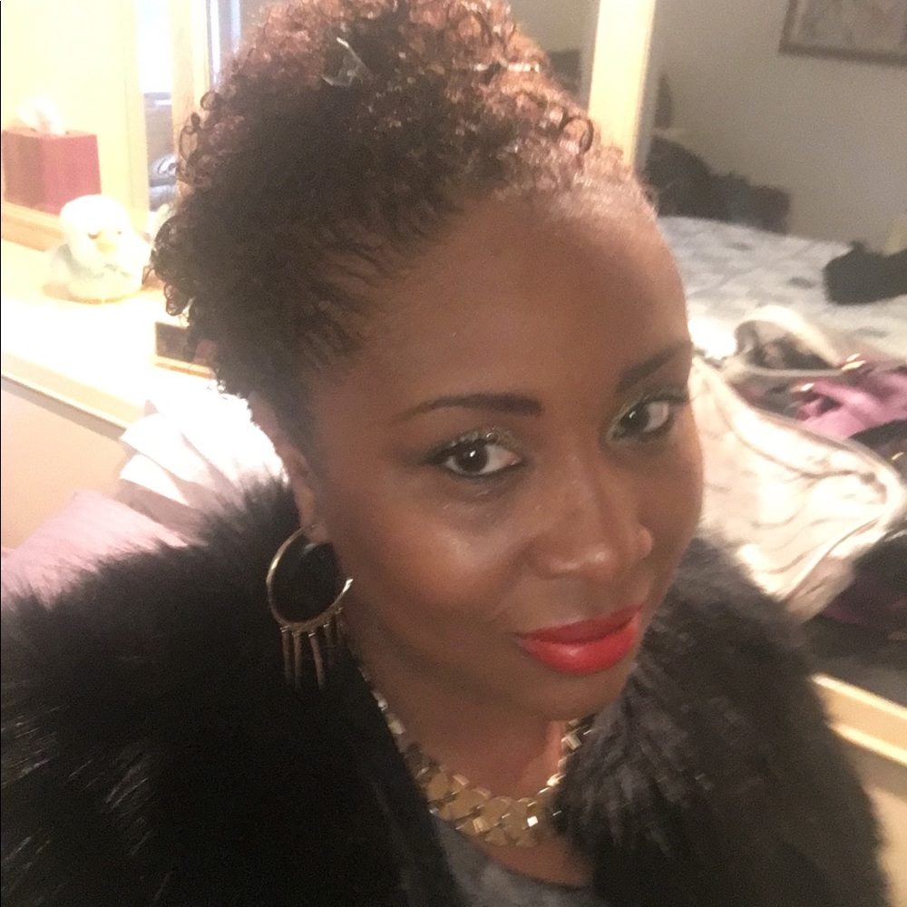 Meet your Posher, Janelle